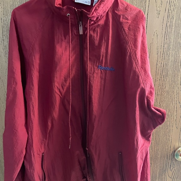 Vintage Reebok Maroon Nylon Windbreaker w/ Hide-away hood    zip up - Picture 8 of 10